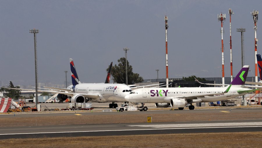 Aeropuerto de Santiago registró más de dos millones de pasajeros en octubre