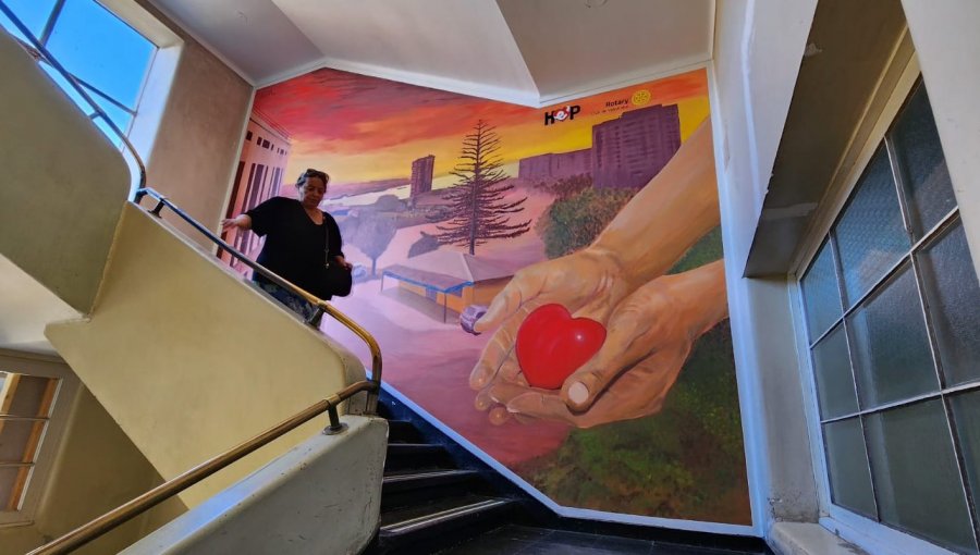 Inauguran primer mural artístico en Hospital Eduardo Pereira para promover humanización en la atención de salud