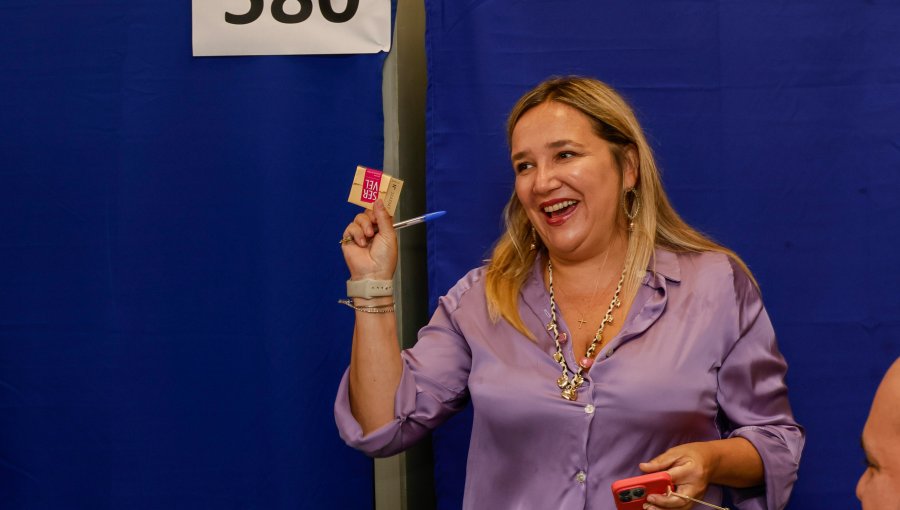 María José Hoffmann ante segunda vuelta contra Rodrigo Mundaca dice que "con mucha humildad, creo que vamos a ganar"