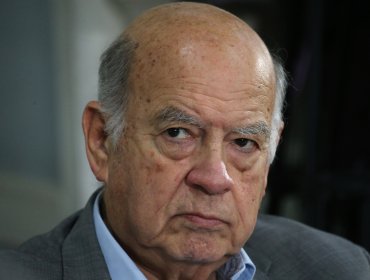 Senador Insulza dice que en la política "hay que aprender a conversar" y que "no se puede ganar a cualquier costo"