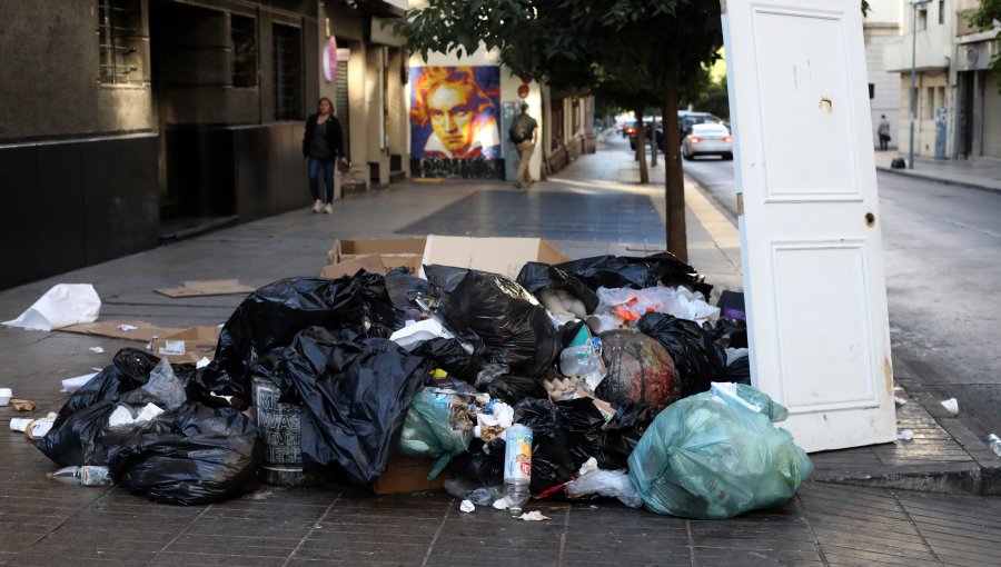 Funcionarios Municipales de Santiago se suman al paro y anuncian que no recogerán la basura