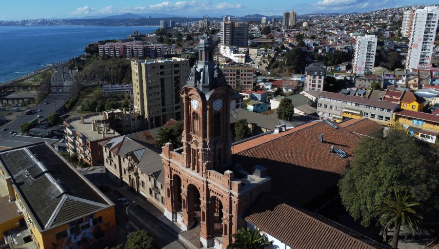 Reconstrucción de la Iglesia San Francisco de Valparaíso ganó Premio Aporte Urbano 2024