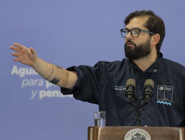 Presidente Gabriel Boric visita Concón para presentar nuevo avión de combate ante incendios forestales