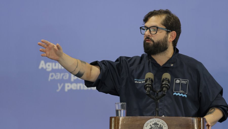 Presidente Gabriel Boric visita Concón para presentar nuevo avión de combate ante incendios forestales