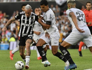 Hinchas del Mineiro lapidaron a Eduardo Vargas por sus fallos en final de la Copa Libertadores