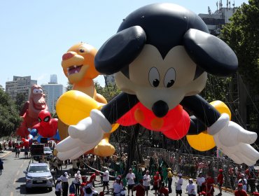 Inicia Paris Parade 2024 con recorrido de globo inspirado en Mickey Mouse