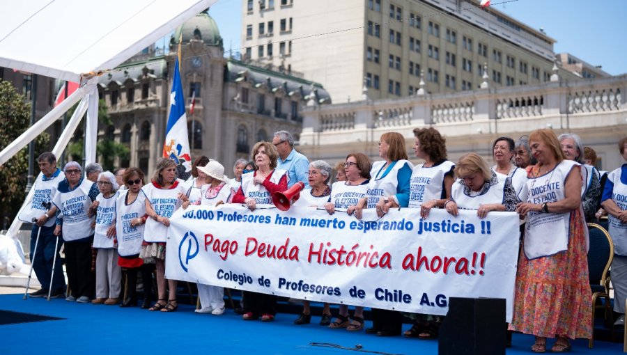 Colegio de Profesores espera que aprobación en el Congreso del proyecto de reparación de deuda histórica sea "unánime y transversal"