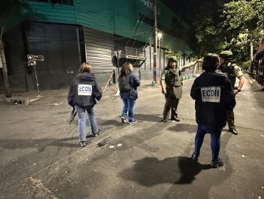 Hombre fue sacado a la fuerza de un galpón y acribillado en calle aledaña al Persa Biobío de Santiago