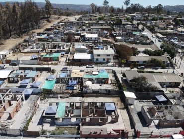 Dan inicio a obras de reconstrucción de 20 viviendas afectadas por el megaincendio de febrero en sector Canal Chacao de Quilpué