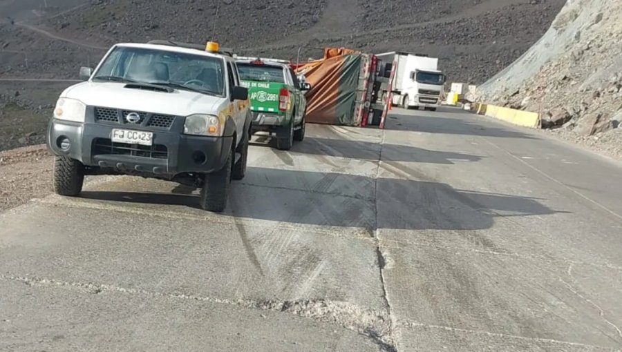 Tres personas fallecidas deja colisión entre camión y un vehículo en cercanías del Complejo Fronterizo Los Libertadores