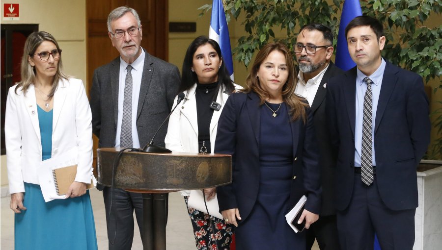 Diputados Demócratas buscan establecer un monto mínimo de $30 mil para la devolución de Isapres