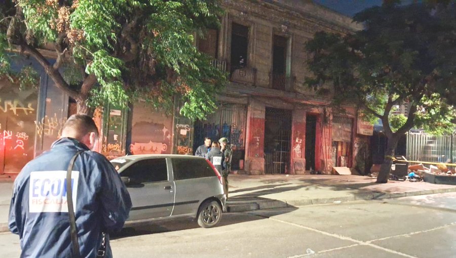 Venezolana quedó en riesgo vital tras recibir múltiples disparos en su casa en Santiago