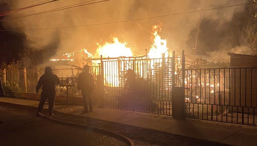 Tragedia en Hijuelas: Dos personas perdieron la vida en incendio que destruyó una vivienda en el sector rural de Rabuco