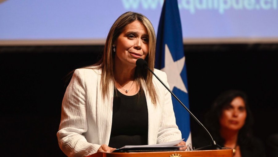 Carolina Corti comenzó su trabajo como Alcaldesa de Quilpué homenajeando "resiliencia" de las víctimas del megaincendio