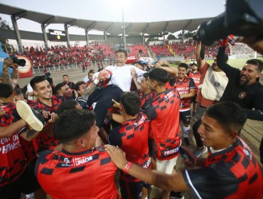 Técnico del ascendido Limache Víctor Rivero: "Queremos competir en Primera División"