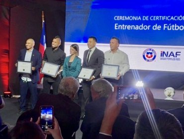 Arturo Vidal se tituló como entrenador de fútbol en el INAF: "Quiero un primer equipo"