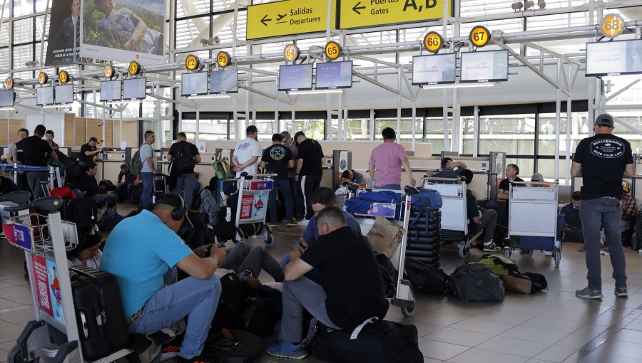 Estiman que para fiestas de fin de año se realicen más de un millón de viajes aéreos desde el Aeropuerto de Santiago