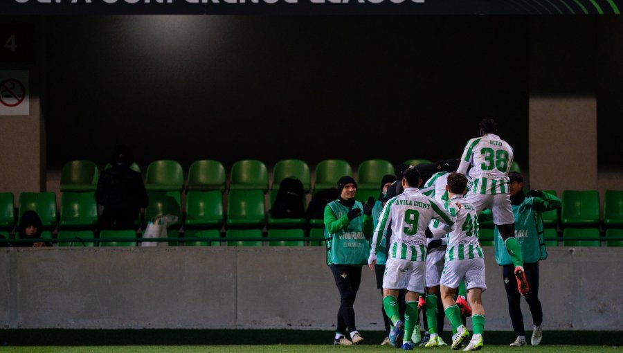 Betis de Manuel Pellegrini derrotó al Petrocub y se acercó a playoffs de la Conference League