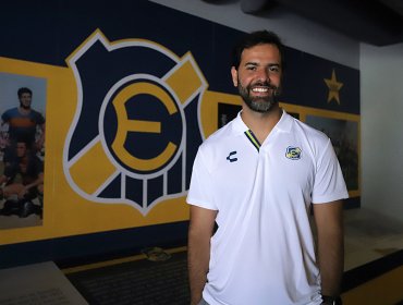 Gustavo Leal fue presentado oficialmente como el nuevo director técnico de Everton