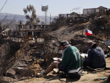 Familiares de víctimas del megaincendio buscan avanzar en acuerdo reparatorio en cita con el Consejo de Defensa del Estado