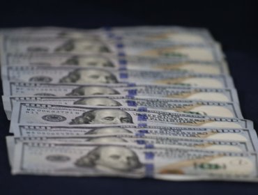 Por primera vez en dos años y medio: dólar alcanzó los $1.000