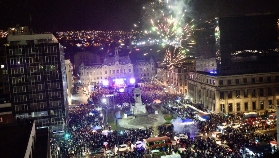 Valparaíso, Viña del Mar, Concón, Quilpué y Villa Alemana recibirán el 2025 con fuegos artificiales, música, baile y eventos familiares