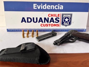 Descubren una pistola semi-automática oculta en un auto de ciudadano argentino en complejo fronterizo Pino Hachado