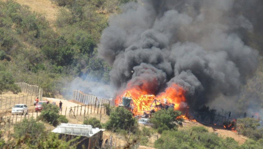 Cinco focos activos de incendios en la Región de Valparaíso: uno con alerta roja y dos con amarilla