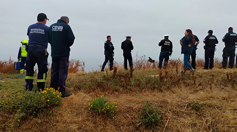 Hombre pierde la vida tras caer en los roqueríos del sector mirador Viento Sur de Valparaíso