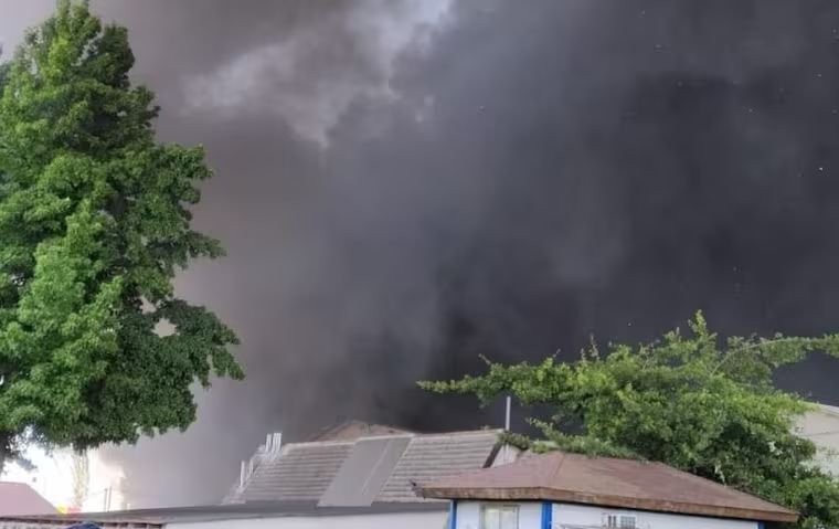 Incendio de grandes proporciones consume instalaciones de empresa frutícola en Requínoa