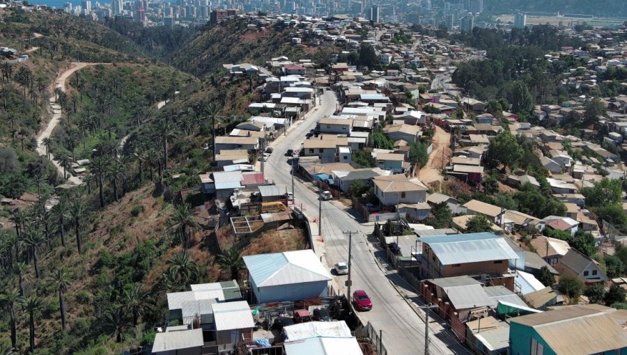 Dos años del incendio que destruyó 400 casas y dejó 2 muertos en Viña: Cómo avanza la reconstrucción de los sectores afectados