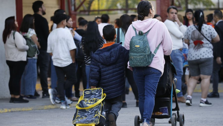 En la RM comienza a funcionar "Anótate en la Lista" para familias que necesiten pedir vacantes en establecimientos educacionales