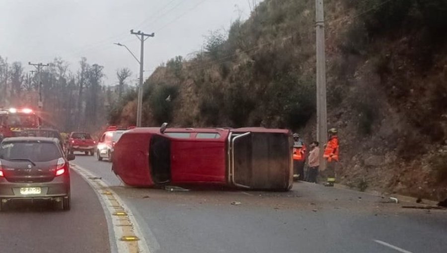 Dos vehículos volcados dejan sendos accidentes de tránsito en la ruta Las Palmas de Viña