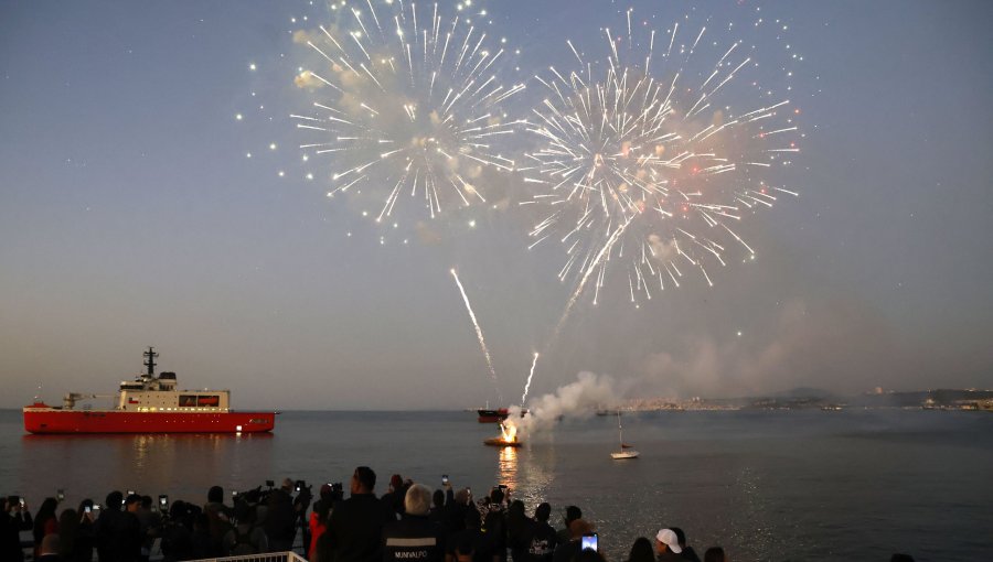 En el Muelle Barón se llevó a cabo el ensayo del show de fuegos artificiales para Año Nuevo en Valparaíso