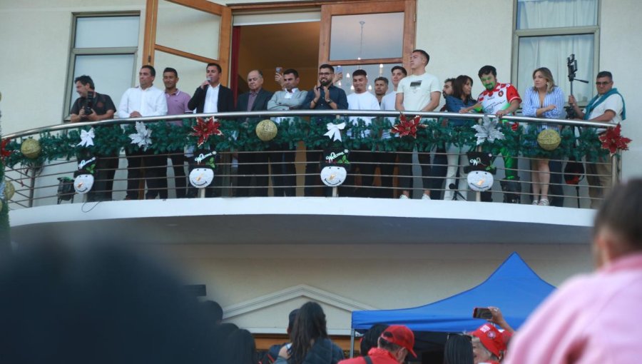 Municipio rinde homenaje al plantel de Deportes Limache que logró el ascenso a Primera