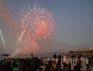 Suspenden lanzamiento de fuegos artificiales en el sector Laguna Verde de Valparaíso debido a las marejadas