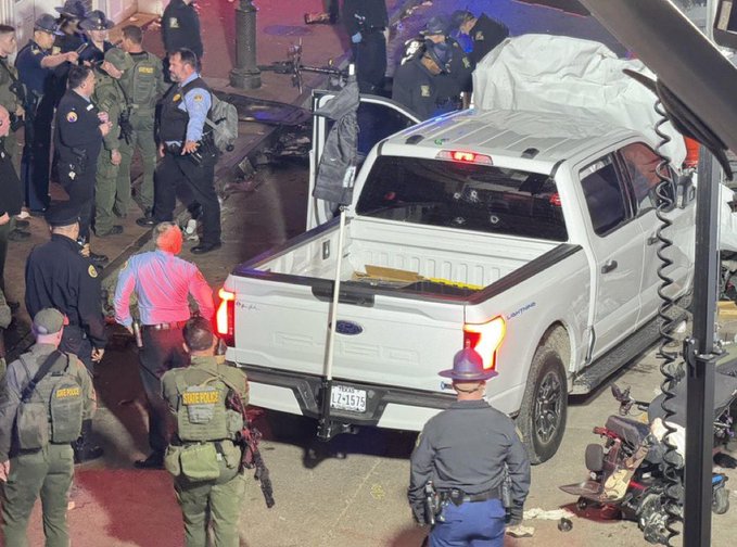 Camioneta a alta velocidad se abalanza sobre multitud, dejando 10 muertos y 30 heridos en Nueva Orleans: conductor luego disparó