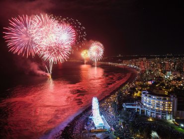 Más de un millón de personas recibieron el 2025 en Valparaíso y Viña del Mar con impecable show de fuegos artificiales