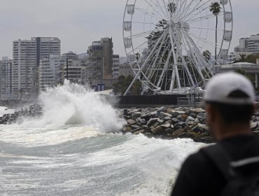 Vuelven las marejadas anormales a Valparaíso y Viña del Mar: Armada advierte sobrepasos y potenciales daños a infraestructura costera