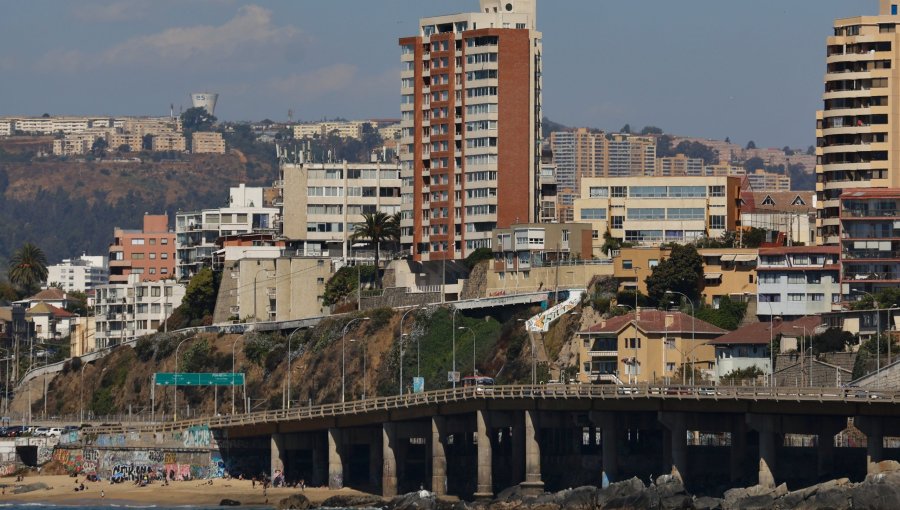 Construcción del puente Capuchinos en la Av. España asoma como una de las principales obras urbanas del Serviu en la V Región