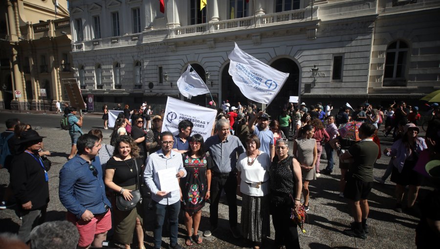 Colegio de Profesores solicita reunirse con Desbordes para "abordar diversos temas de gran relevancia" para docentes de Santiago