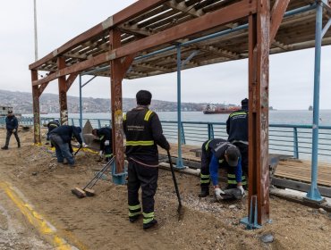 Intervienen el paseo Wheelwright tras serios daños que ocasionaron las marejadas en Valparaíso