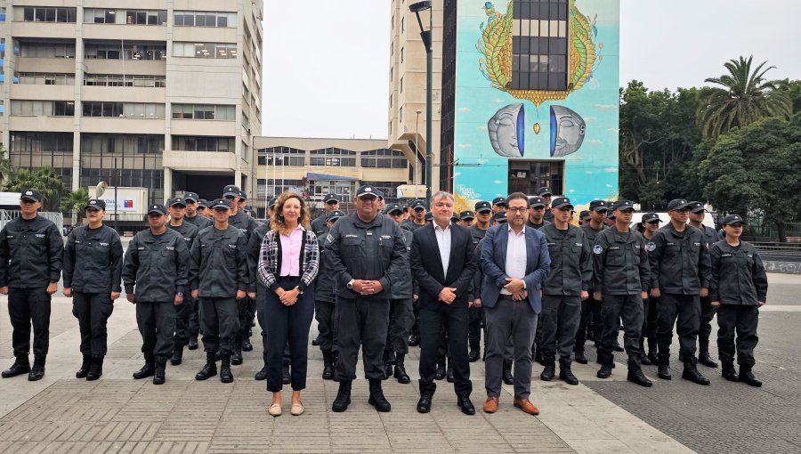 Refuerzan dotación de gendarmes para las nueve cárceles de la Quinta Región, incluida Rapa Nui: llegaron 73 recién egresados