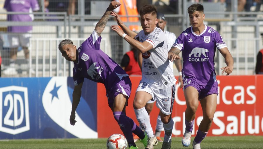 Dirección del Trabajo establece que es ilegal transformar la Segunda División en una categoría sub-23