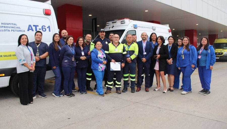 Hospital Quillota-Petorca recibe dos ambulancias de traslado de última generación