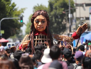 Festival Teatro a Mil trae a Amal a Chile: Así será el paso de la marioneta gigante por la región de Valparaíso