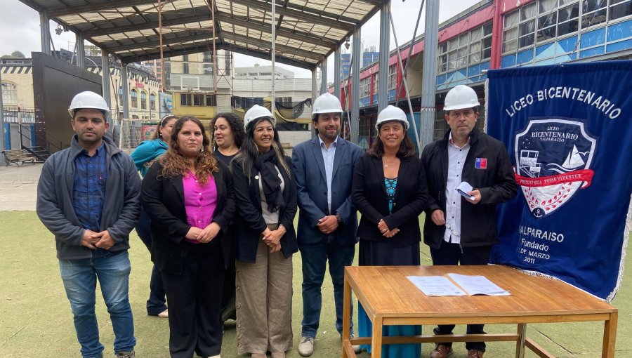 Dan inicio a proyecto de conservación en Liceo Bicentenario Marítimo de Valparaíso