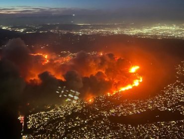 Incendios forestales en California han obligado a evacuar a más de 40 mil personas: declararon estado de emergencia