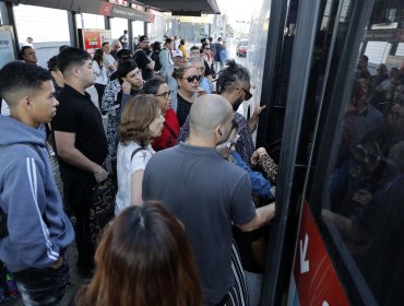 Metro afirma que "si no hay daños adicionales" el servicio en Línea 2 se recuperaría en el horario punta