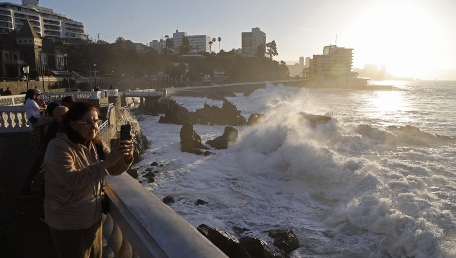 Regresan las marejadas anormales a la región de Valparaíso: Armada prevé fuerte rompiente, sobrepasos y potenciales daños